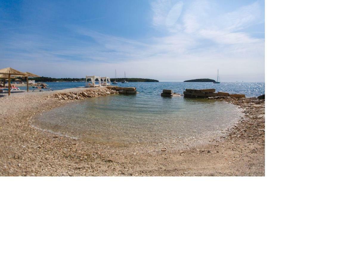 Villa Dubravka 1 Funtana Esterno foto